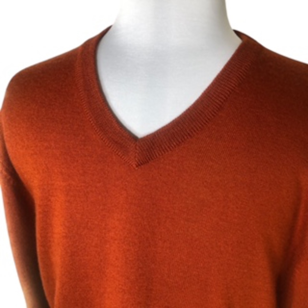 NWT Club Room V-Neck Long Sleeve Italian Yarn Men's Nutmeg Sweater Size M - Picture 3 of 8